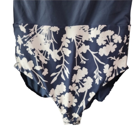 CALIA Carrie Underwood Blue/White Floral Print Long Sleeve Modest Swimsuit Sz 12 - Picture 9 of 11